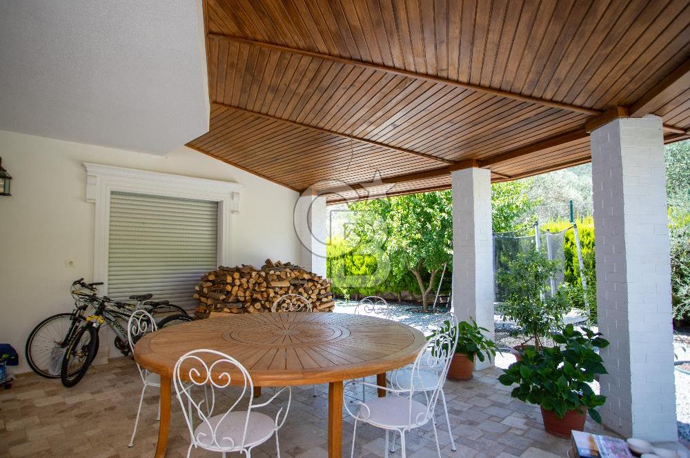 İzmir, Kemalpaşa, Çiniliköy 6+1 Satılık Villa