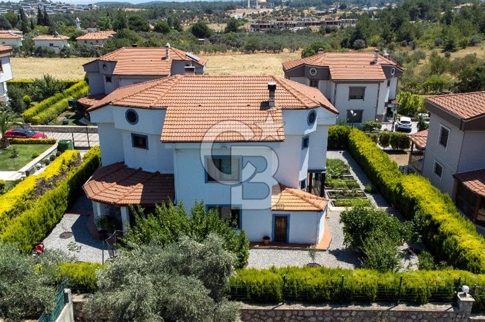 İzmir, Kemalpaşa, Çiniliköy 6+1 Satılık Villa