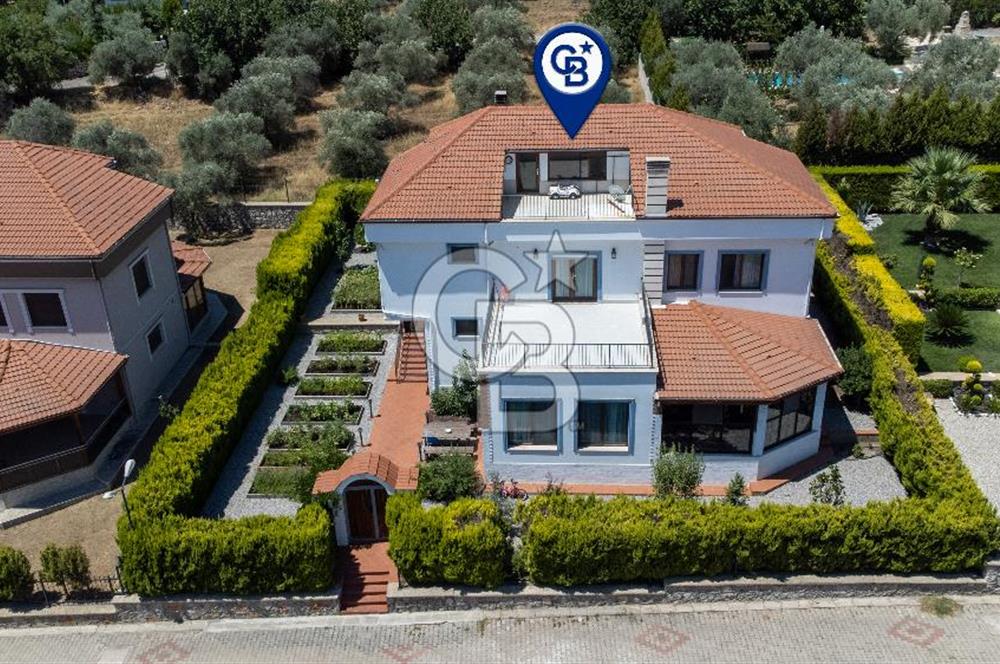İzmir, Kemalpaşa, Çiniliköy 6+1 Satılık Villa