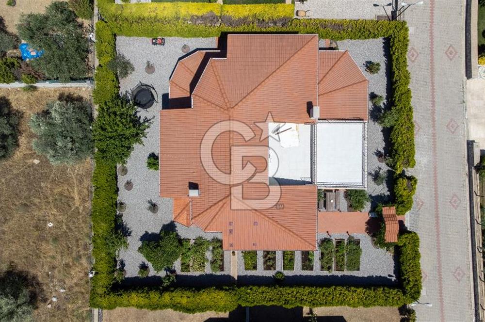 İzmir, Kemalpaşa, Çiniliköy 6+1 Satılık Villa