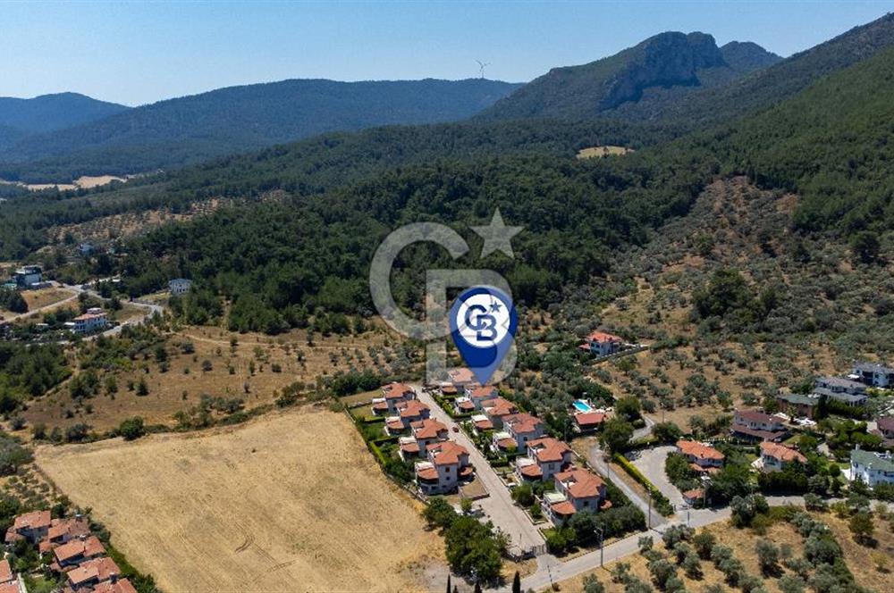 İzmir, Kemalpaşa, Çiniliköy 6+1 Satılık Villa
