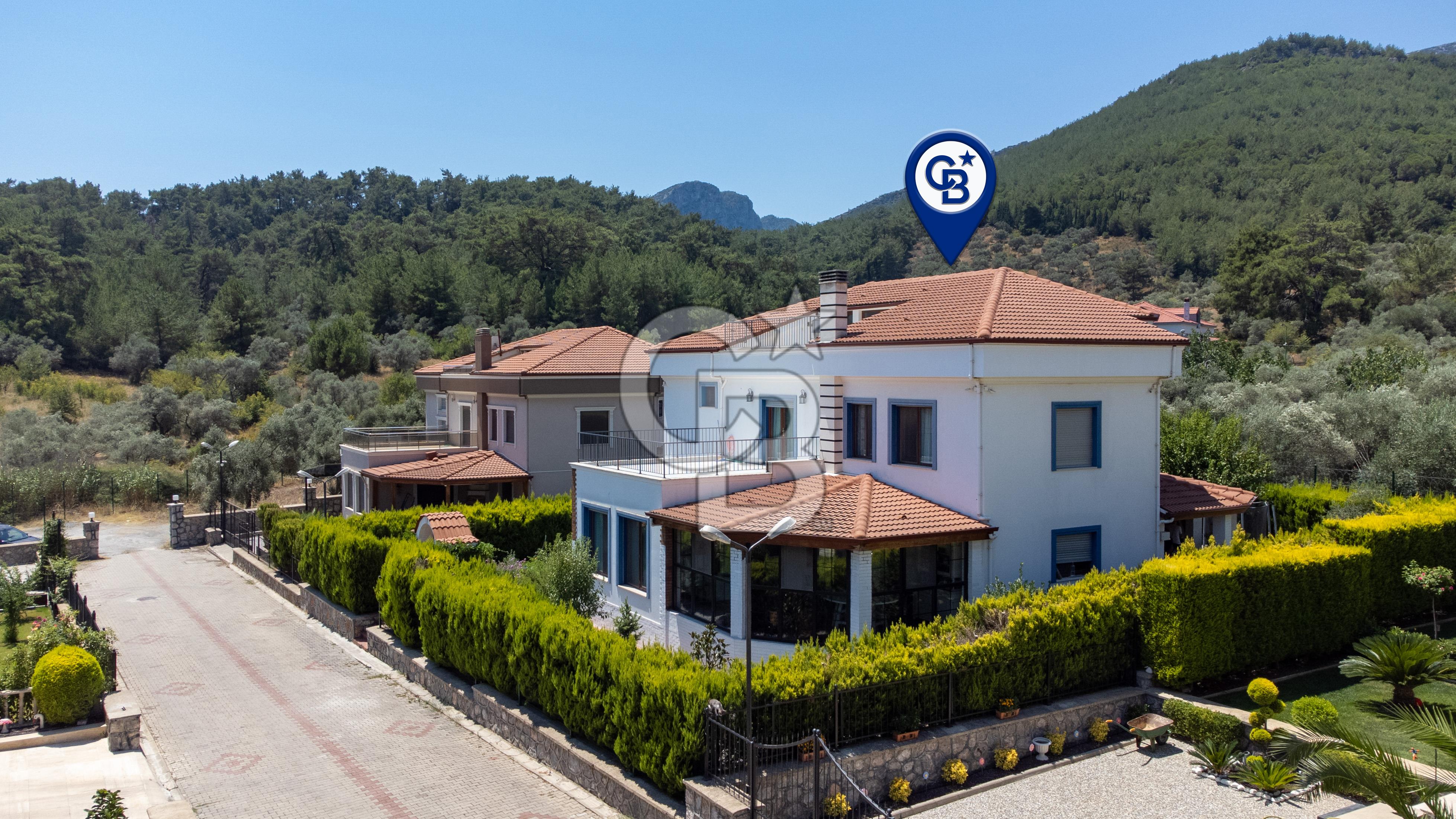 İzmir, Kemalpaşa, Çiniliköy 6+1 Satılık Villa