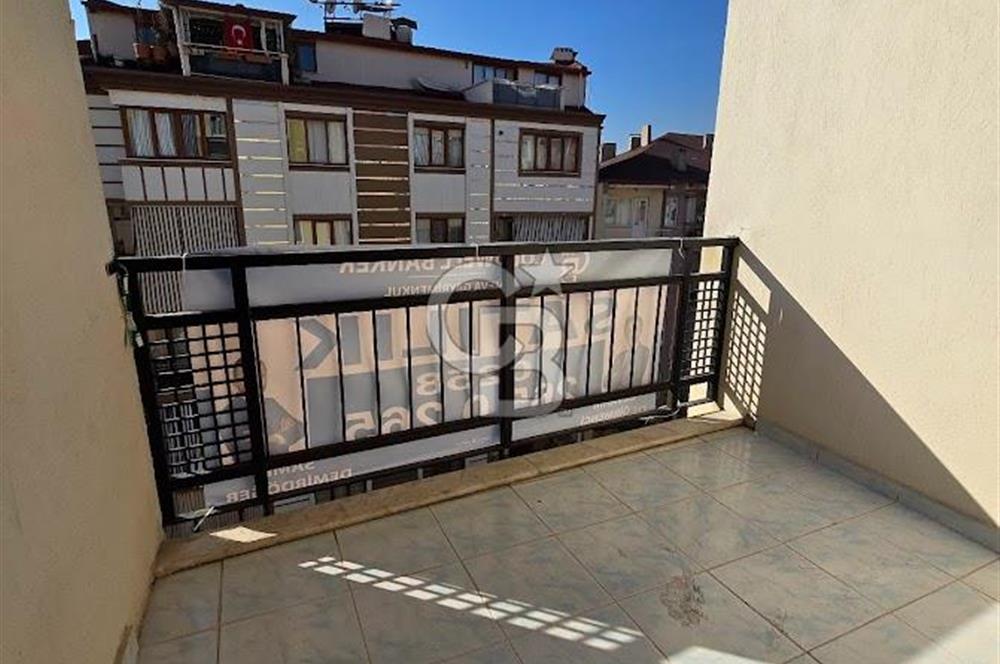 Çınara Yakın Cadde Üzeri 100 M² Ara Kat 2+1 Satılık Daire