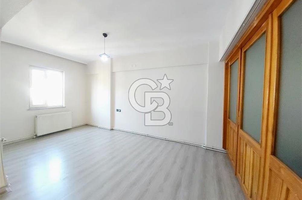 Çınara Yakın Cadde Üzeri 100 M² Ara Kat 2+1 Satılık Daire
