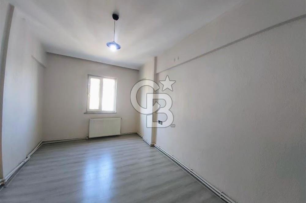 Çınara Yakın Cadde Üzeri 100 M² Ara Kat 2+1 Satılık Daire