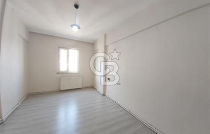 Çınara Yakın Cadde Üzeri 100 M² Ara Kat 2+1 Satılık Daire