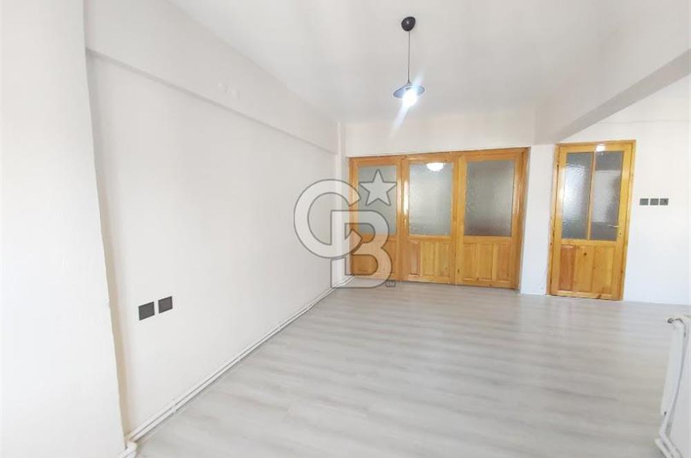 Çınara Yakın Cadde Üzeri 100 M² Ara Kat 2+1 Satılık Daire