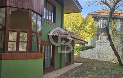 YALOVA MERKEZ KADIKÖY ÇİLEK KENT SİTESİNDE KİRALIK VİLLA!