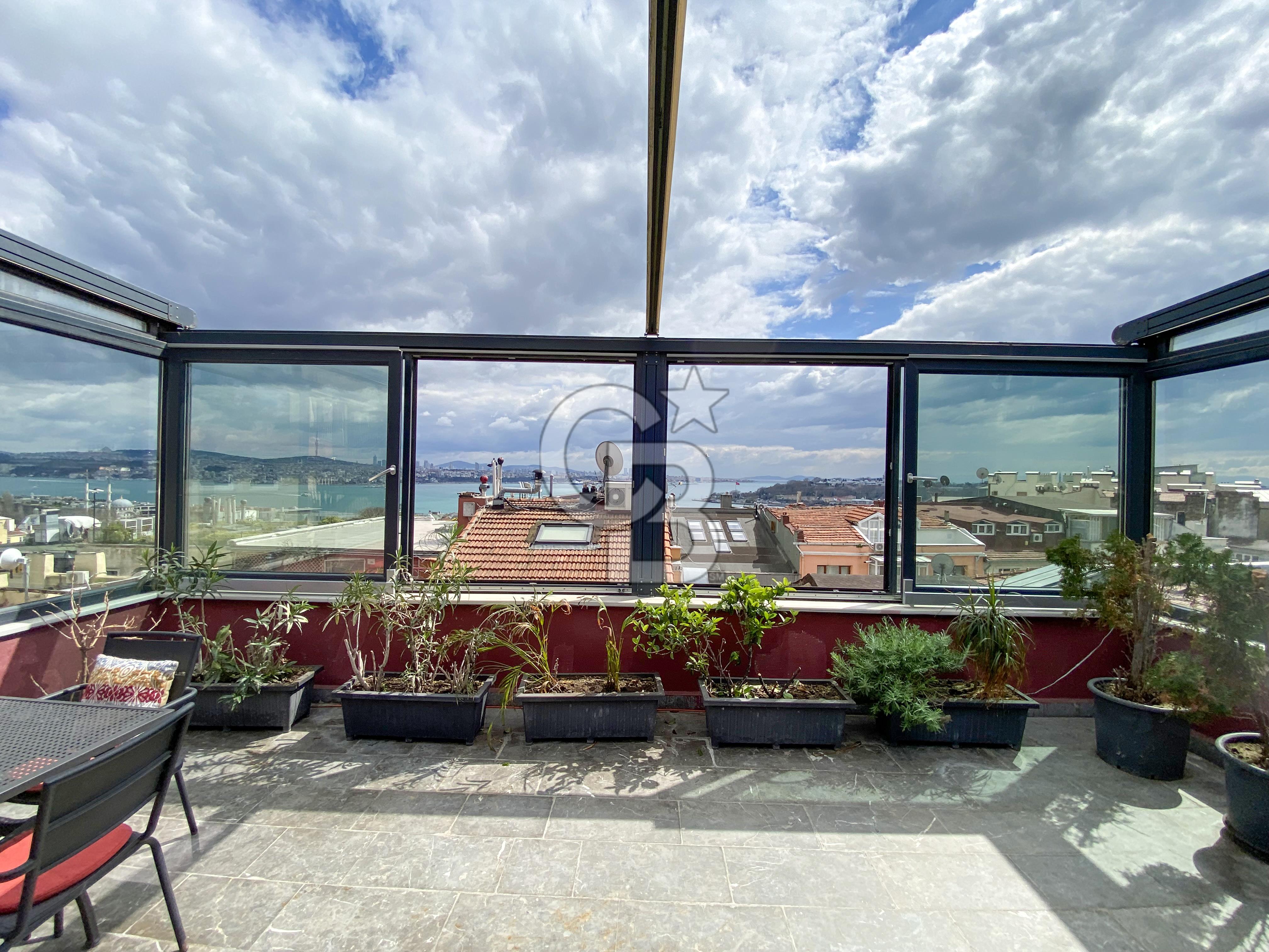 GALATA KULESİNİN EN NEZİH SOKAKLARINDAN BİRİSİ OLAN BALKON ÇIKMAZINDA SATILIK KOMPLE BİNA 