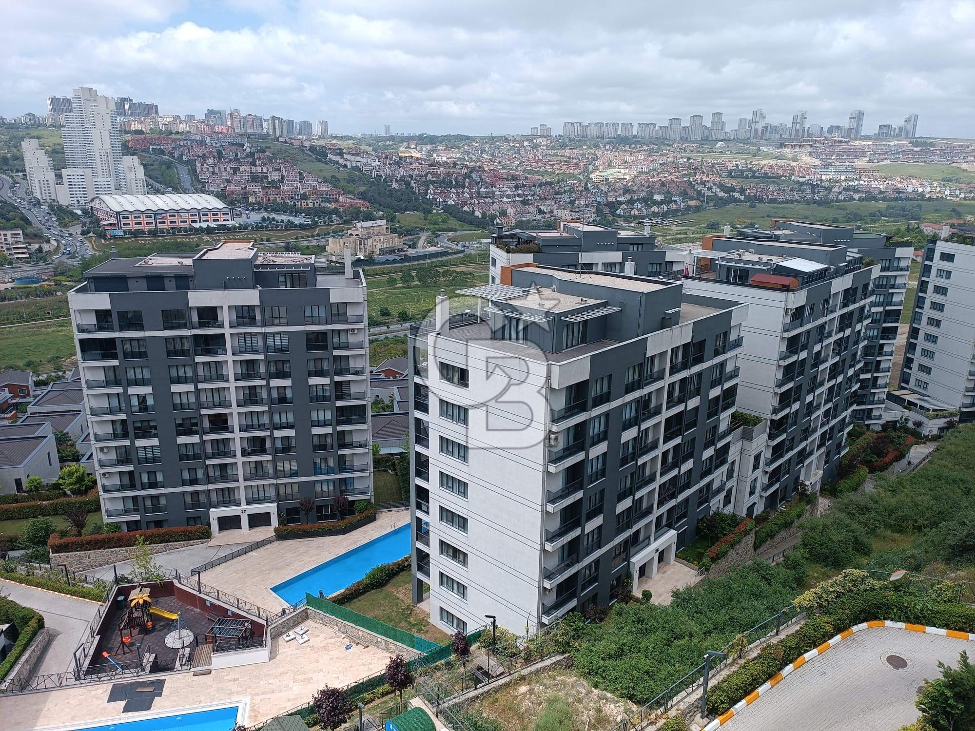 BAHÇEŞEHİR KONAKLARI MANZARALI SATILIK BOŞ 4+1 DAİRE