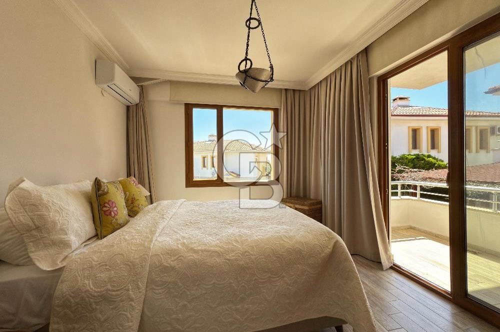 Datçe Merkez | Denize 250m. Havuzlu Sitede Satılık Tasarım Villa
