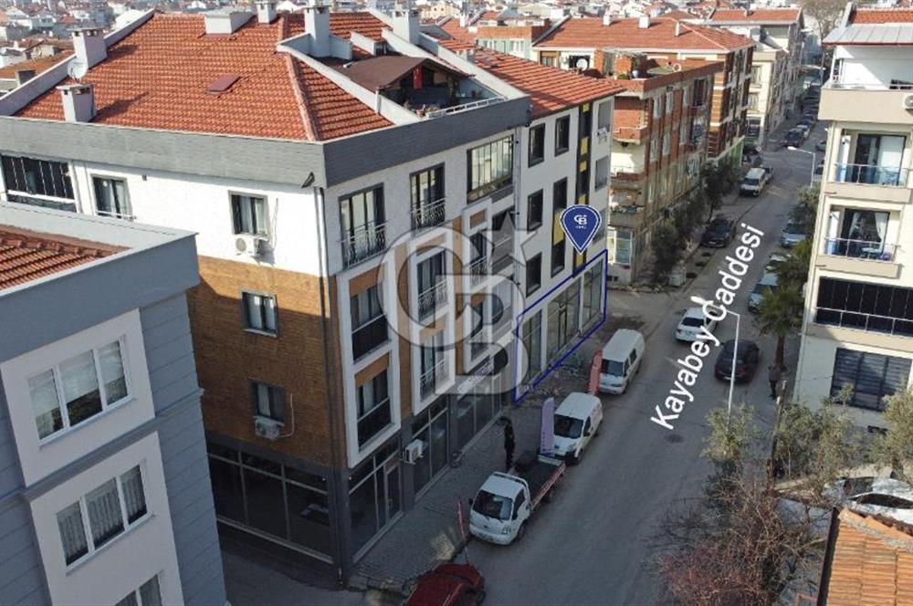 CB KiNG'DEN 1.ORUÇGAZİ MAH. KAYABEY CAD.DE SATILIK 85 M2 DÜKKAN