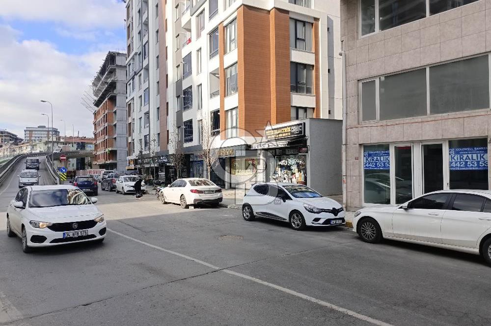 KÜÇÜKÇEKMECE MERKEZ'DE ANA CADDE ÜZERİNDE NET 650 M2 DÜKKAN