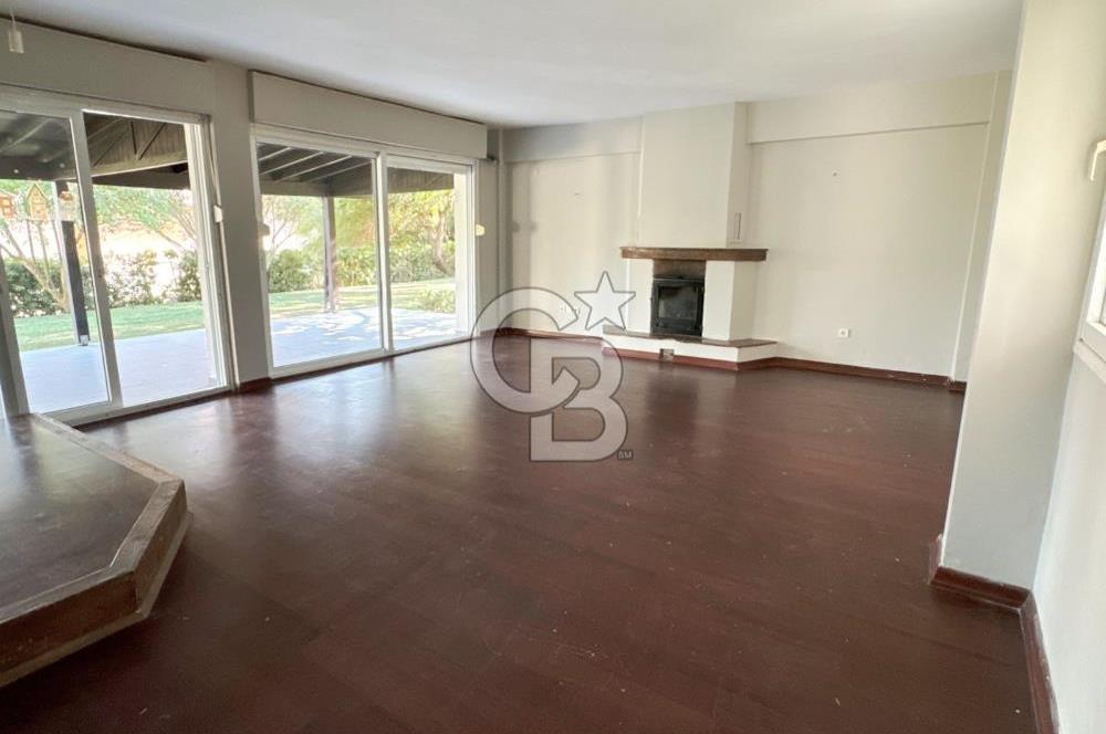Urla Altınköy Çiftlik Evlerinde 644 m2 Köşe Parsel Satılık Villa