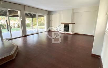 Urla Altınköy Çiftlik Evlerinde 644 m2 Köşe Parsel Satılık Villa