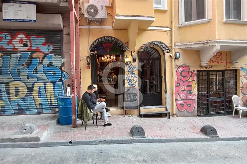 BEYOĞLU FİRUZAĞA'DA DEVREN SATILIK FIRSAT CAFE