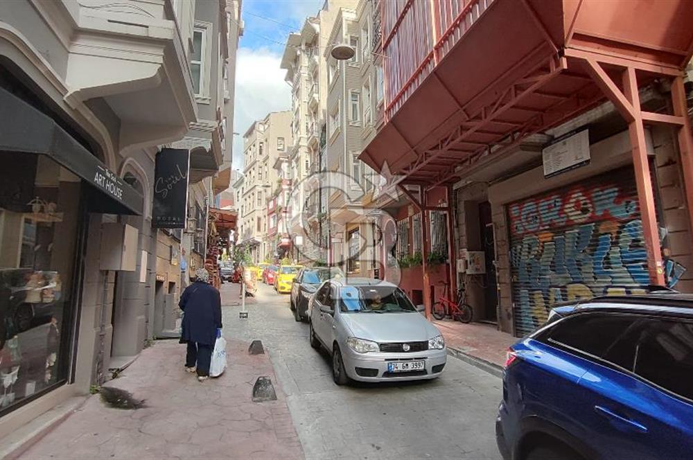 BEYOĞLU FİRUZAĞA'DA DEVREN SATILIK FIRSAT CAFE
