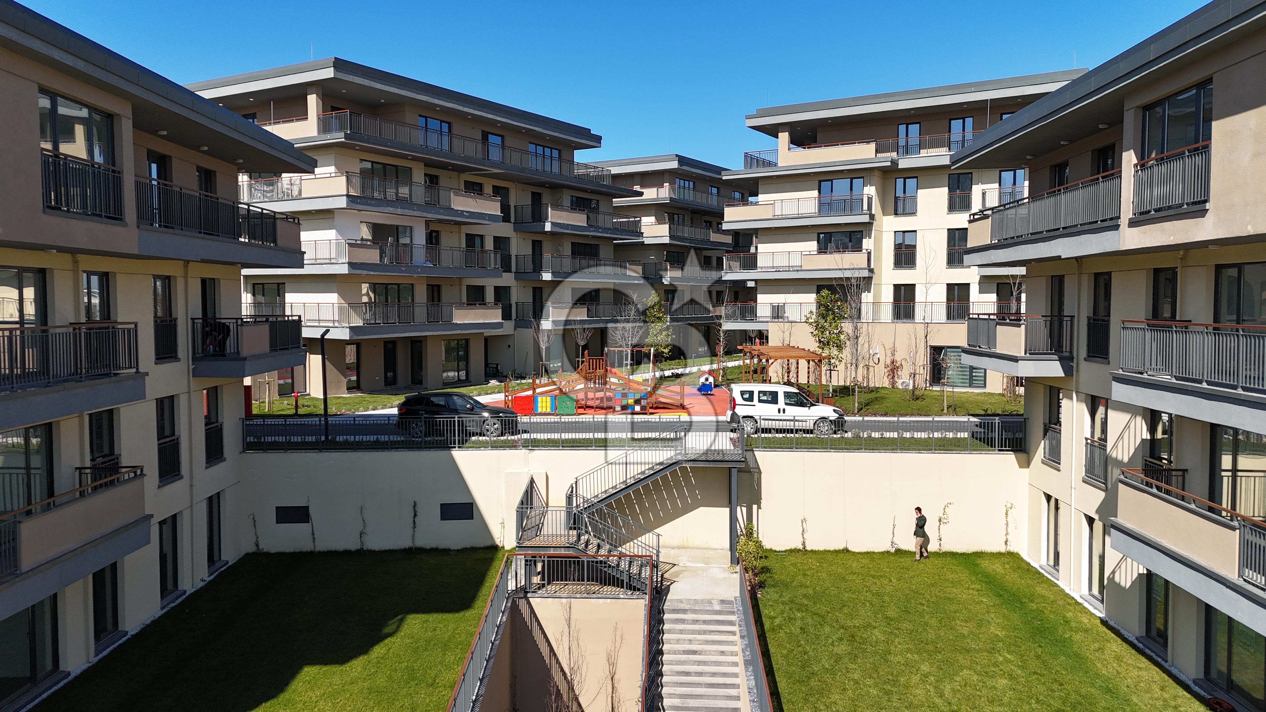 BAHÇEŞEHİR EMLAK KONUT VADİ EVLERİ 2. ETAP KİRALIK MANZARALI 4+1
