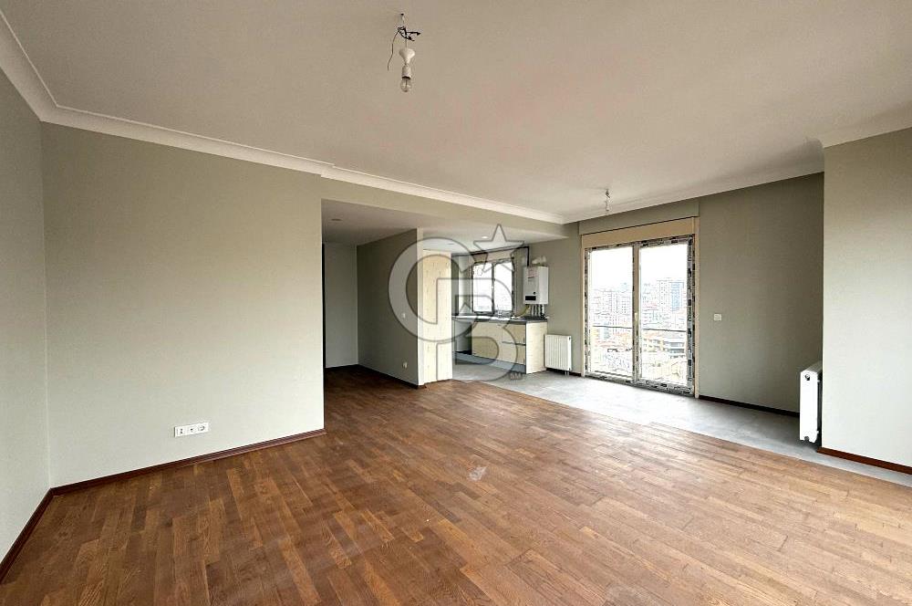Kalamış Kolej Sokakta Deniz Manzaralı, Teraslı, 4+1 Daire