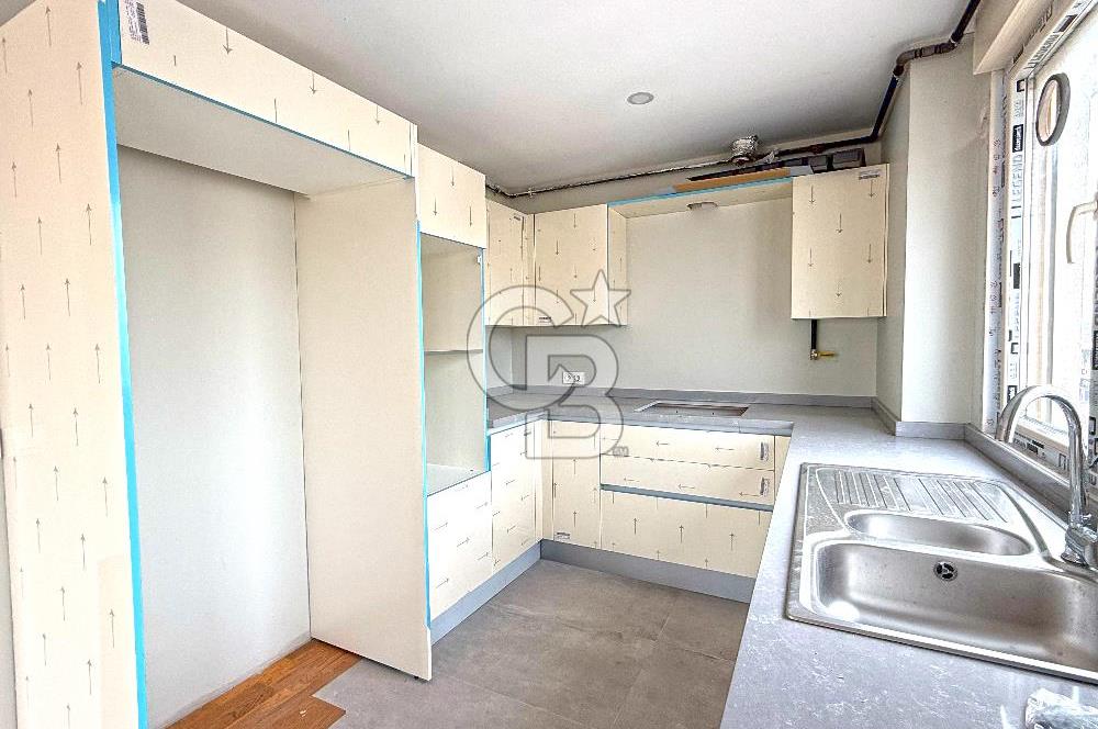 Kalamış Kolej Sokakta Deniz Manzaralı, Teraslı, 4+1 Daire