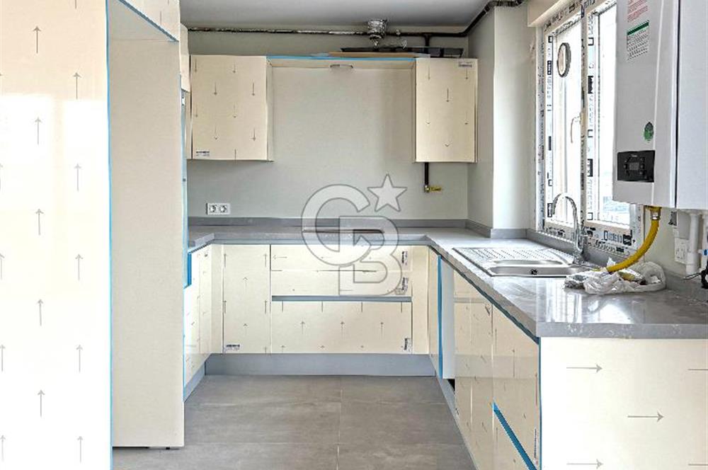 Kalamış Kolej Sokakta Deniz Manzaralı, Teraslı, 4+1 Daire