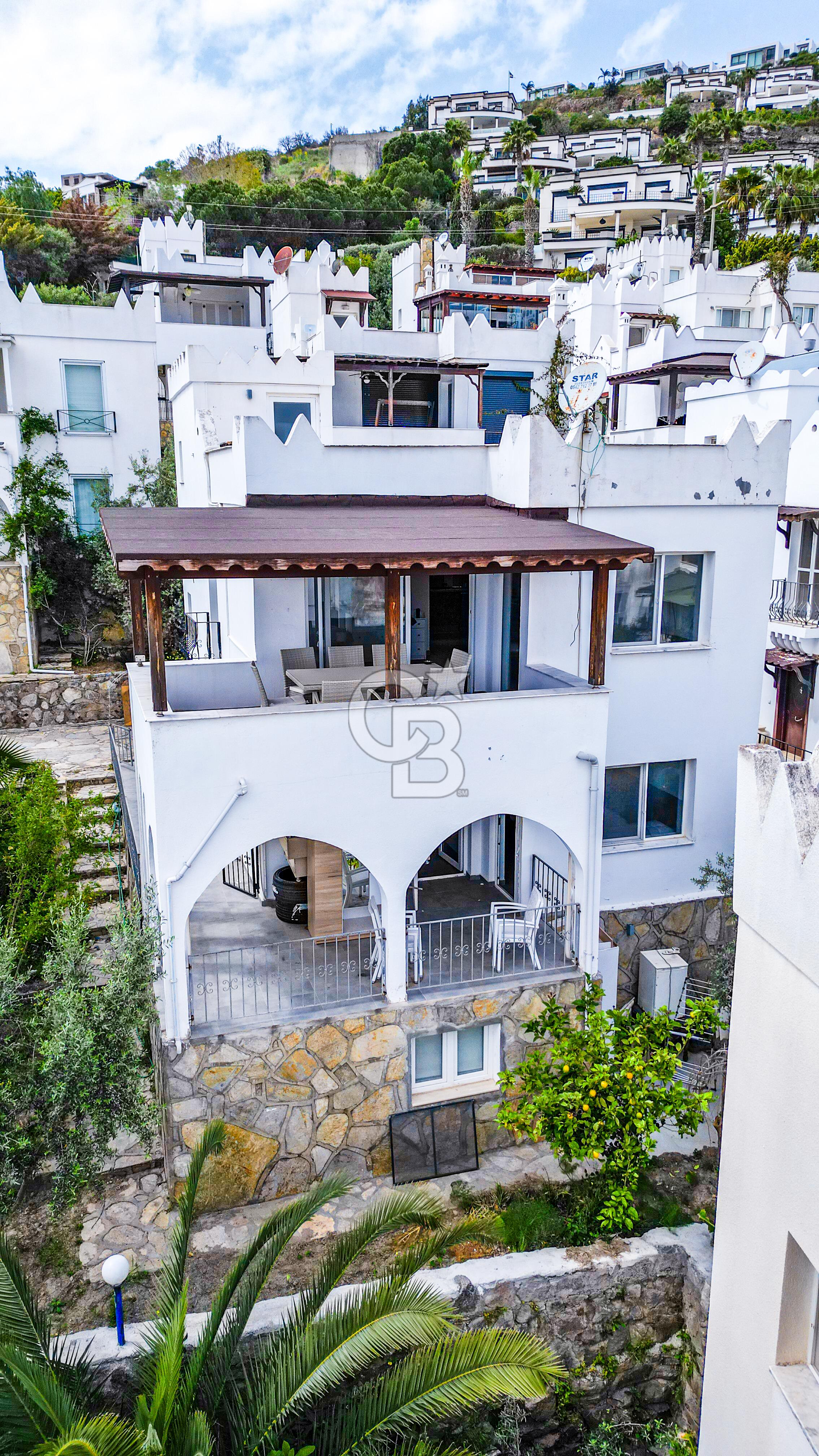 BODRUM GÜNDOĞAN'DA MÜSTAKİL TRİPLEKS 3+1 VİLLA