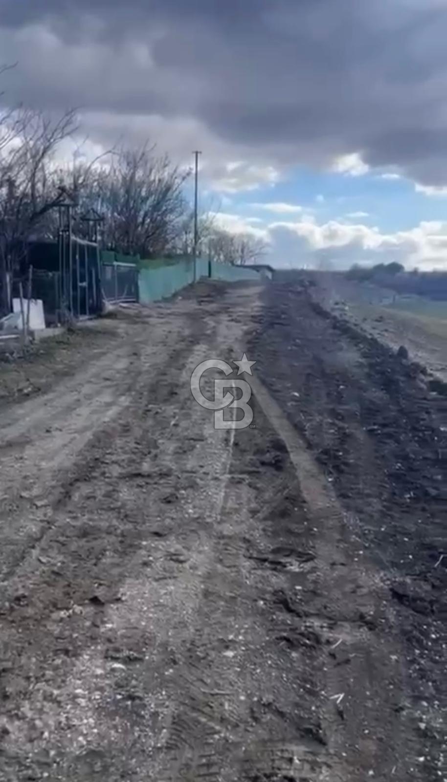 SİLİVRİ AKÖRENDE YATIRIMLIK ACİL SATILIK TARLA