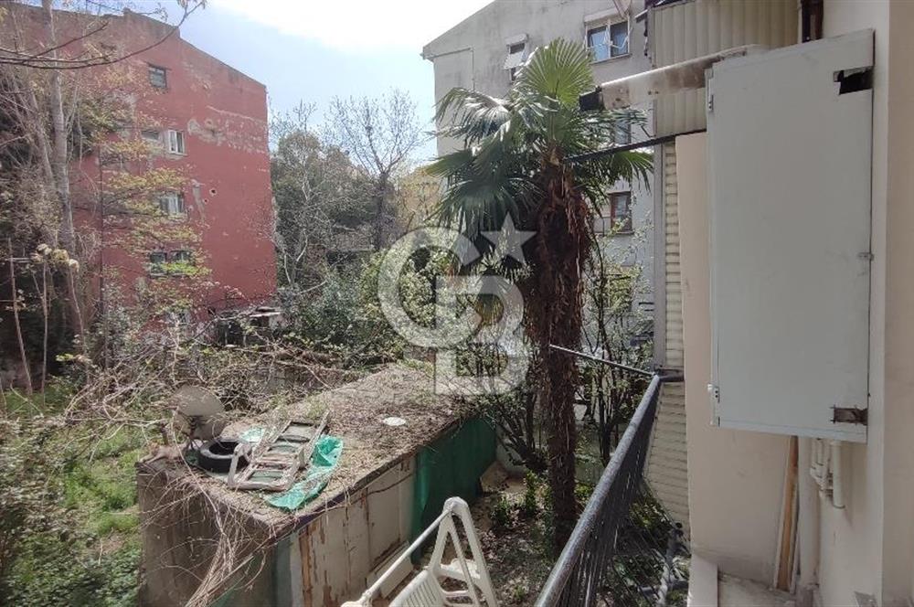 Kalamış'ta İçi Yenilenmiş 2+1 Kiralık Daire