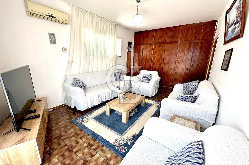 Girne Merkez’de Türk Koçanlı, Full Eşyalı, Kesintisiz Deniz Manzaralı 3+1 Daire!