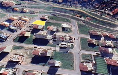 ÇAYIROVA'DA KONUT İMARLI ARSA