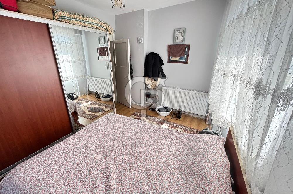Derince İstiklal Caddesi Üzeri Deniz Manzaralı Satılık 2+1 Daire