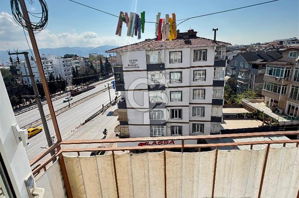 Derince İstiklal Caddesi Üzeri Deniz Manzaralı Satılık 2+1 Daire
