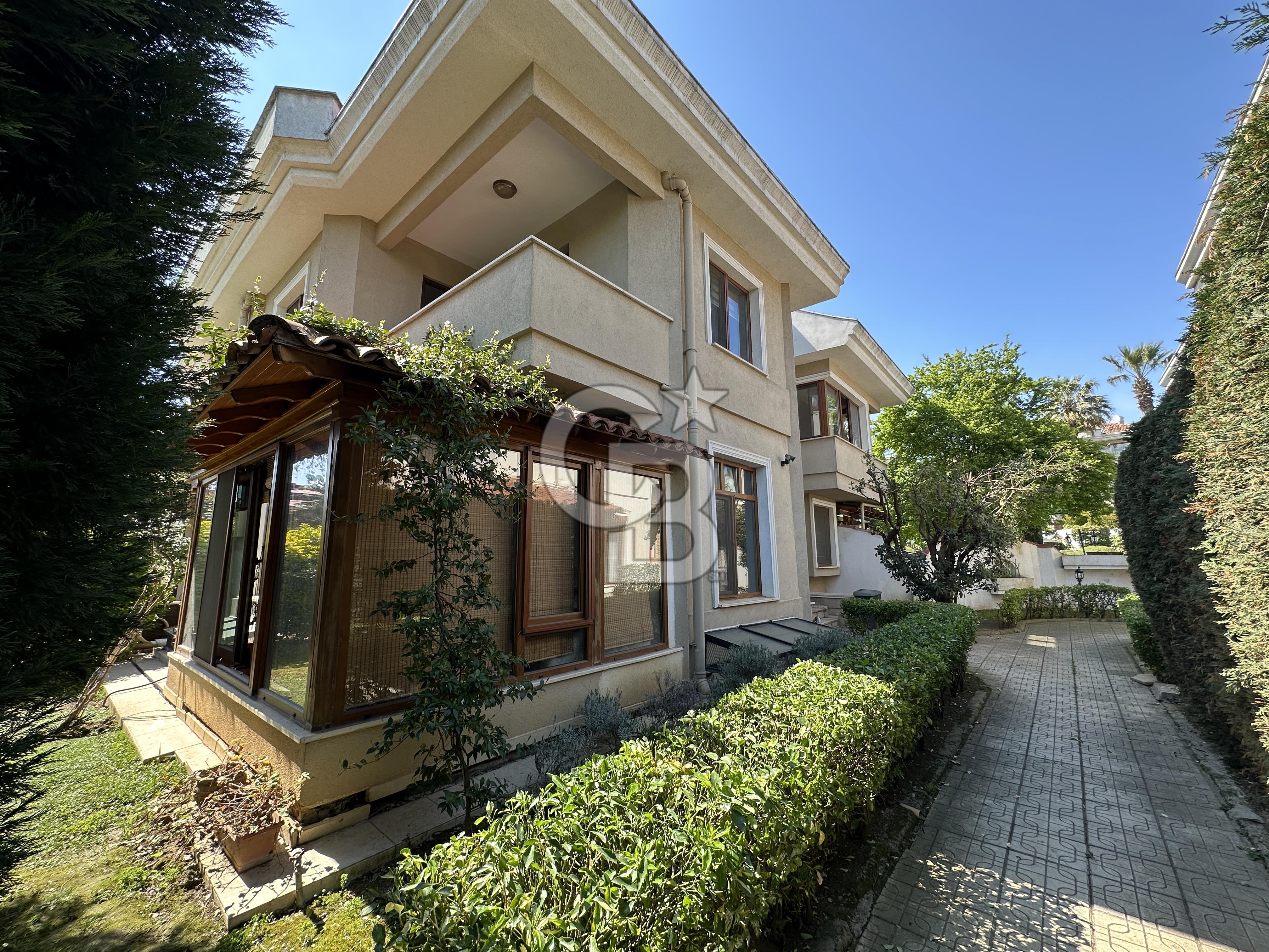 CB Alesta'dan Tuzla Postane'de Site İçinde Deniz Manzaralı Villa