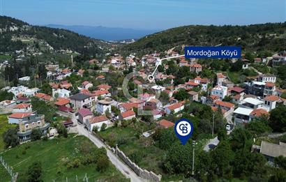 Karaburun Mordoğan Köy'ünde Deniz ve Doğa Manzaralı 117 m² Arsa
