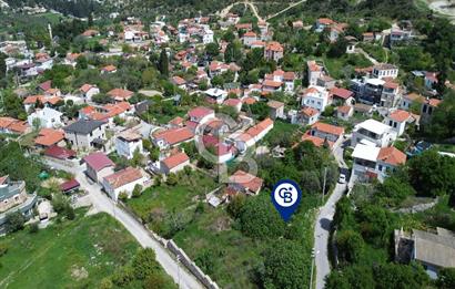 Karaburun Mordoğan Köy'ünde Deniz ve Doğa Manzaralı 117 m² Arsa