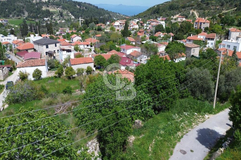Karaburun Mordoğan Köy'ünde Deniz ve Doğa Manzaralı 117 m² Arsa