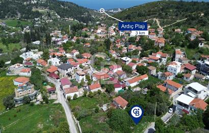 Karaburun Mordoğan Köy'ünde Deniz ve Doğa Manzaralı 117 m² Arsa