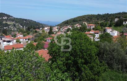 Karaburun Mordoğan Köy'ünde Deniz ve Doğa Manzaralı 117 m² Arsa