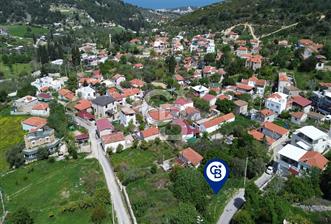 Karaburun Mordoğan Köy'ünde Deniz ve Doğa Manzaralı 117 m² Arsa