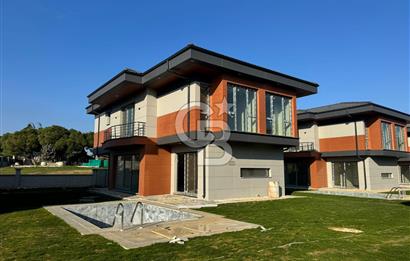 SİLİVRİ KAVAKLI MAHALLESİNDE SIFIR 5+1 SATILIK VİLLA..