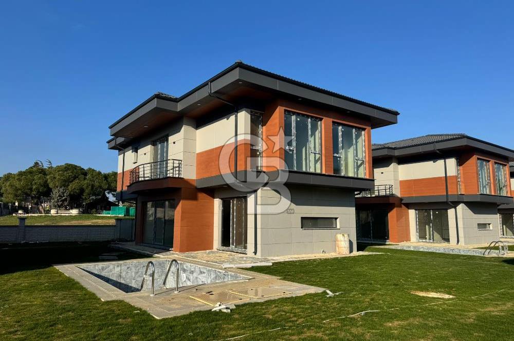 SİLİVRİ KAVAKLI MAHALLESİNDE SIFIR 5+1 SATILIK VİLLA..