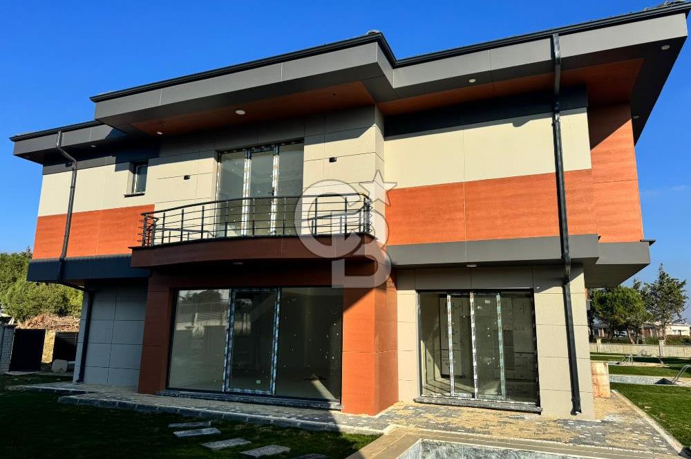 SİLİVRİ KAVAKLI MAHALLESİNDE SIFIR 5+1 SATILIK VİLLA..