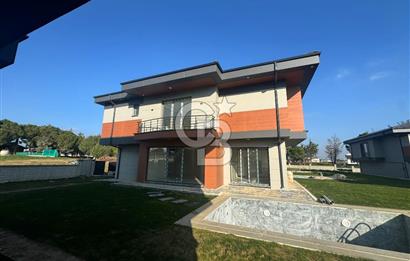 SİLİVRİ KAVAKLI MAHALLESİNDE SIFIR 5+1 SATILIK VİLLA..