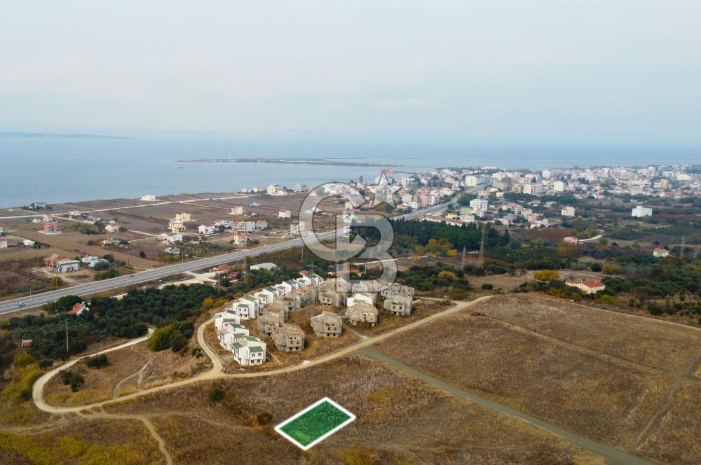 Lapseki Çardak'ta Hakim Tepe Konumda Manzaralı 328m² İmarlı Arsa