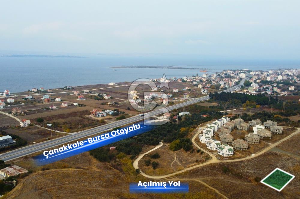 Lapseki Çardak'ta Hakim Tepe Konumda Manzaralı 328m² İmarlı Arsa