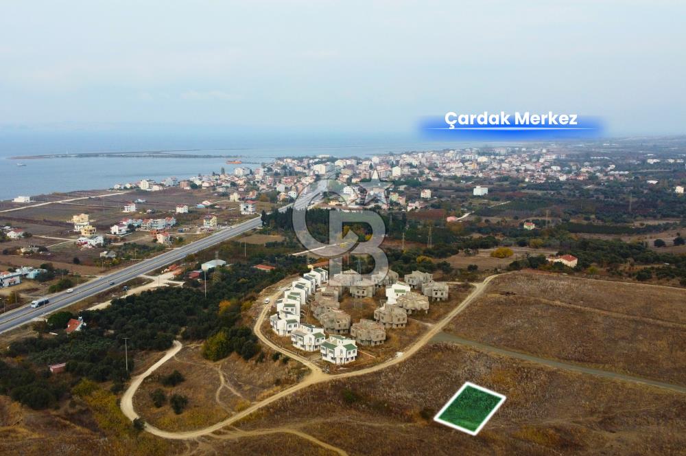 Lapseki Çardak'ta Hakim Tepe Konumda Manzaralı 328m² İmarlı Arsa