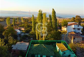 Çanakkale Lapseki Kocavelide Boğaz Manzaralı Köy Evi ve Arsası