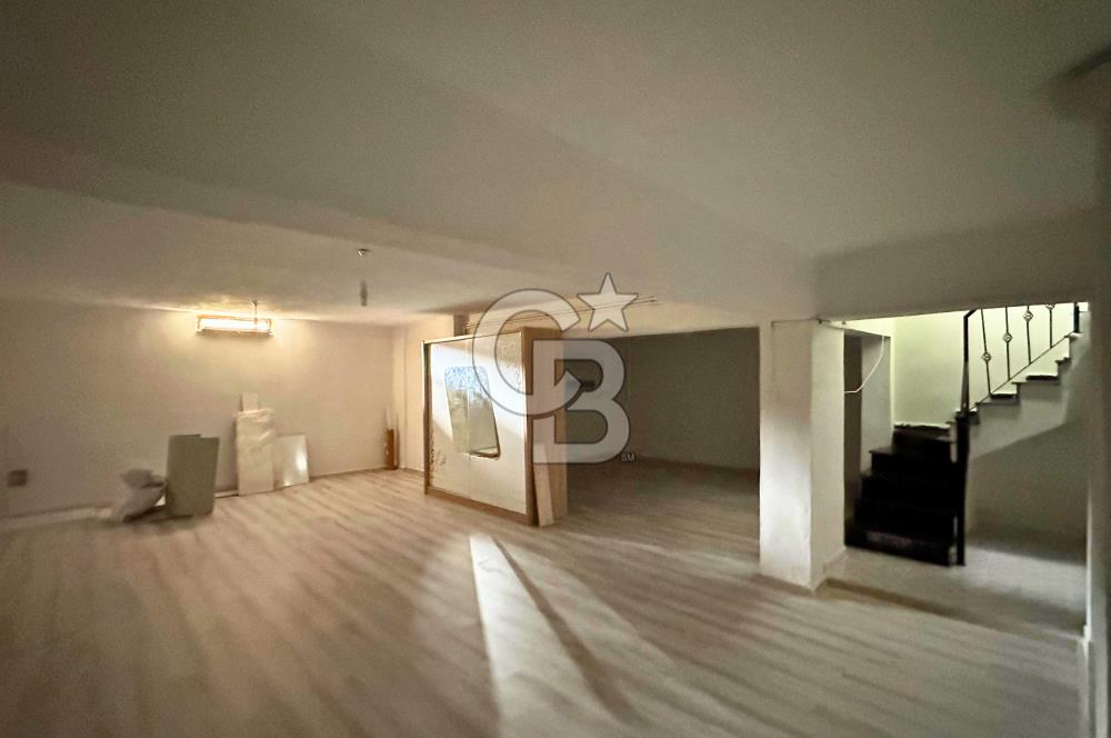 Çanakkalede Panoramik Boğaz Manzaralı Bahçeli 4+1 Tripleks Villa