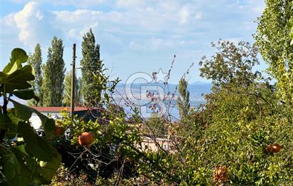 Çanakkale Lapseki Kocavelide Boğaz Manzaralı Köy Evi ve Arsası