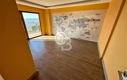 Çanakkalede Panoramik Boğaz Manzaralı Bahçeli 4+1 Tripleks Villa